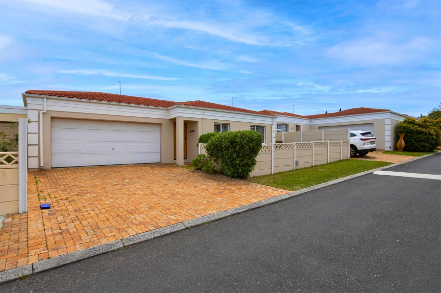 2 Bedroom Property for Sale in Somerset Ridge Western Cape